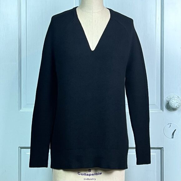 V-Neck Sweater Merino Wool Blend ATHLETA Hanover Refined Relaxed Fit Black Sz XS - Picture 1 of 14